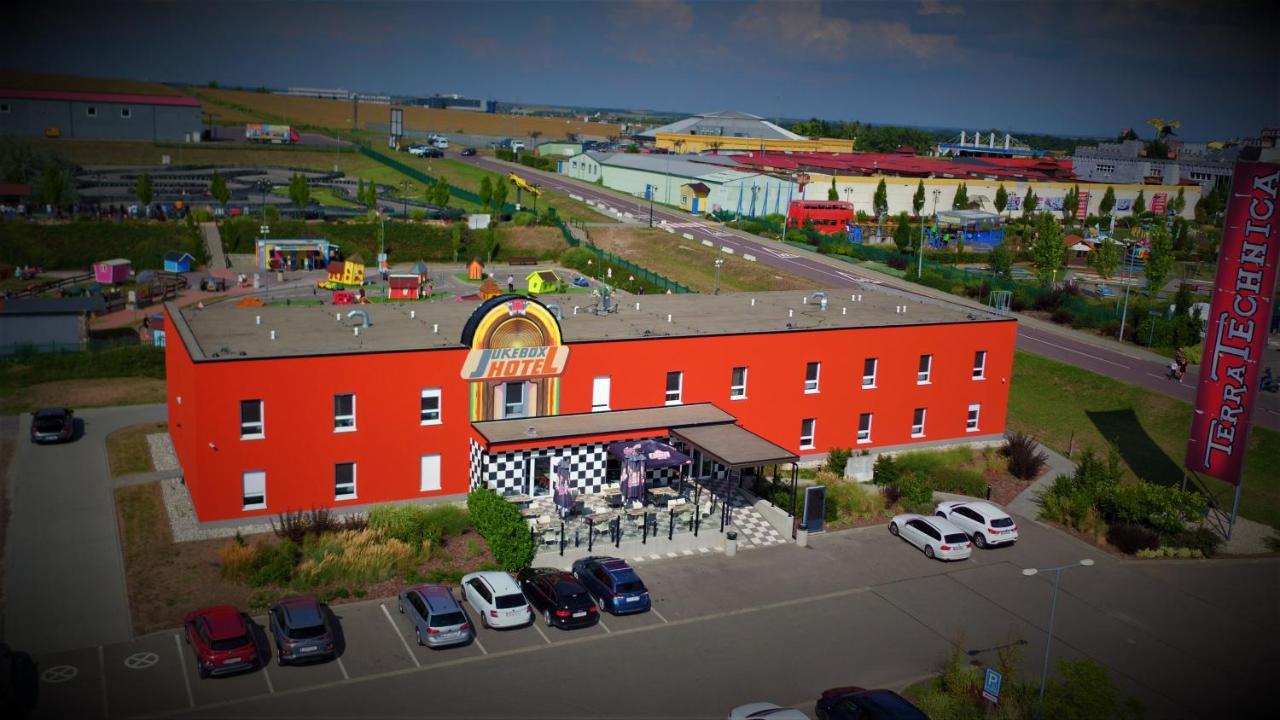 Jukebox Hotel 兹诺伊莫 外观 照片