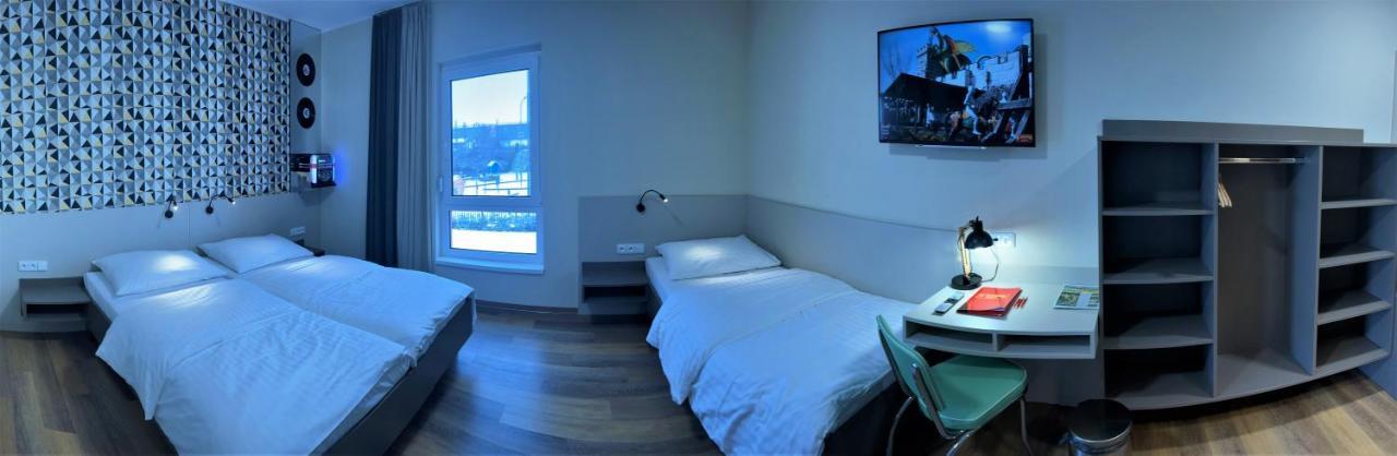 Jukebox Hotel 兹诺伊莫 外观 照片